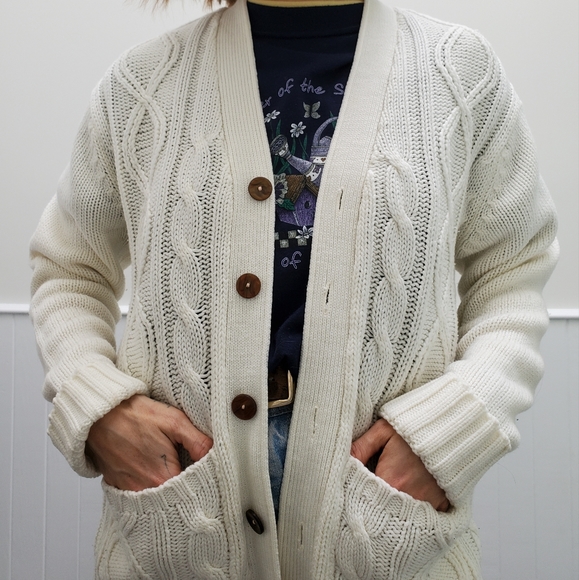 VINTAGE White Cable Knit Cardigan - Picture 2 of 6